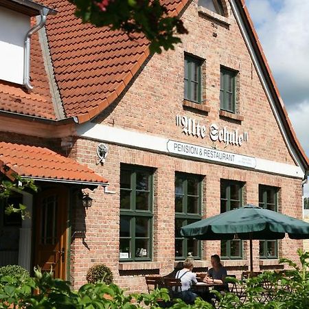 Pension & Restaurant "Alte Schule" Kluis Eksteriør billede