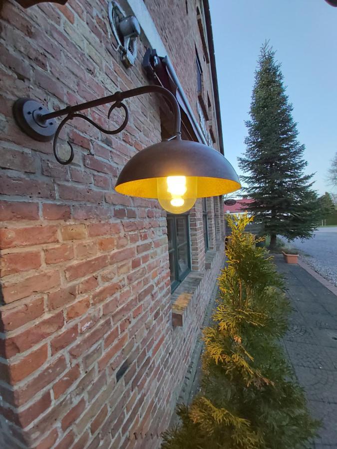 Pension & Restaurant "Alte Schule" Kluis Eksteriør billede