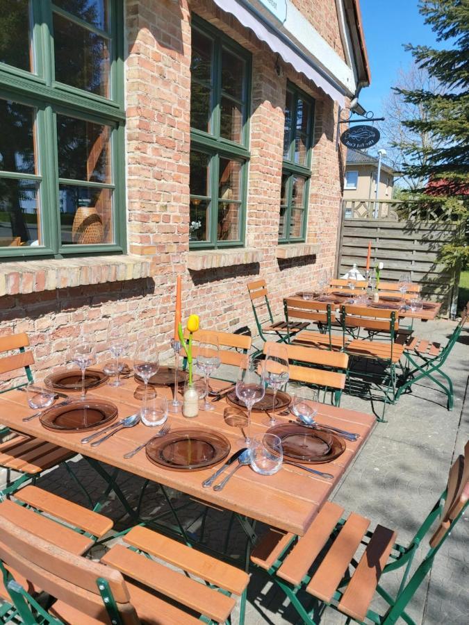 Pension & Restaurant "Alte Schule" Kluis Eksteriør billede