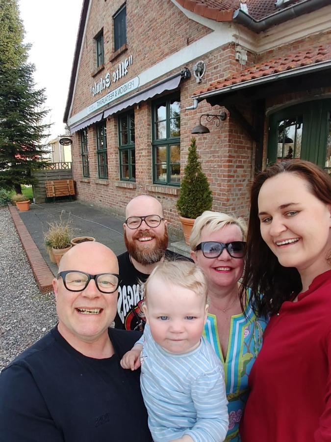 Pension & Restaurant "Alte Schule" Kluis Eksteriør billede
