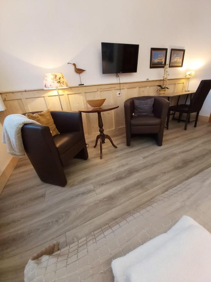 Pension & Restaurant "Alte Schule" Kluis Eksteriør billede
