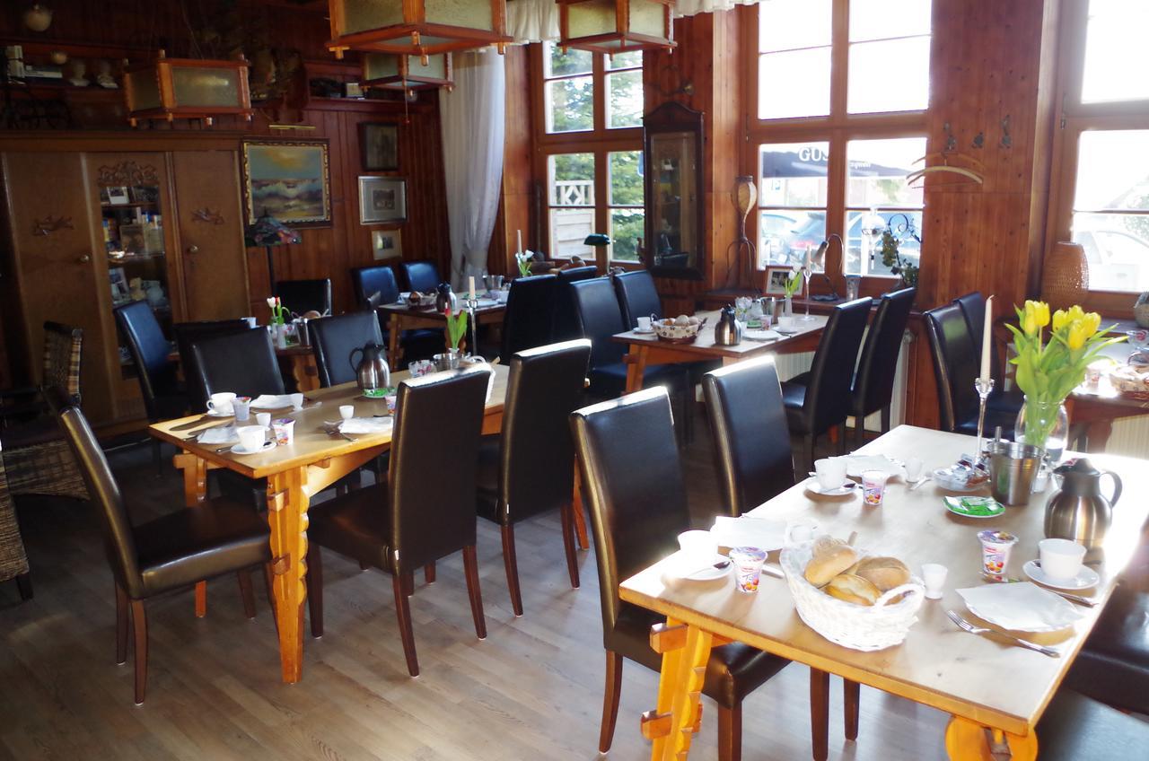 Pension & Restaurant "Alte Schule" Kluis Eksteriør billede